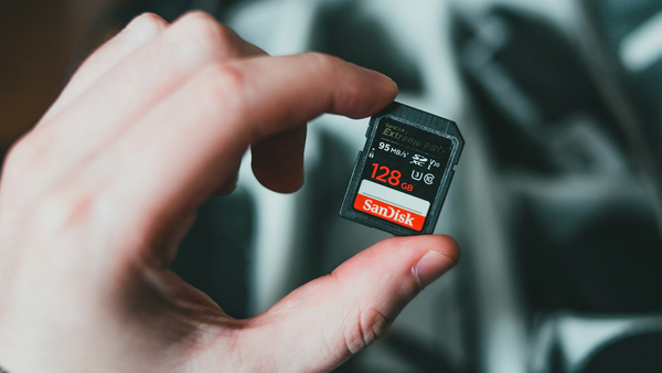Sandisk sobe 12% com força de pares de armazenamento